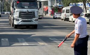 В Бишкеке ограничат движение грузовых авто